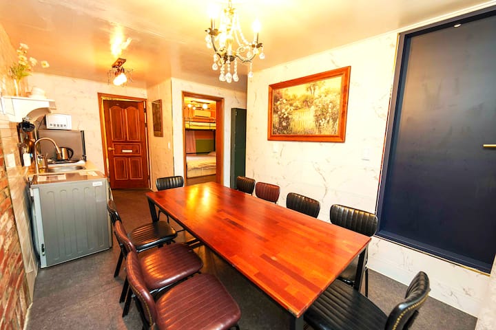 Hongik Station (Arex Line) 5 Min 5 Br & 4bath - Seul