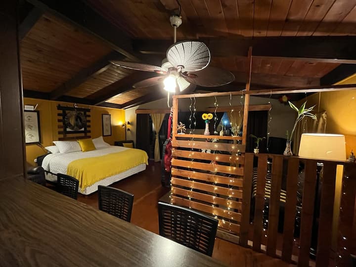 koncept i bukur i hapur..pranë bareve ,restoranteve dhe mbi të gjitha mos harro 
nuk paguan vetëm një qëndrim , por për një përvojë unike. 