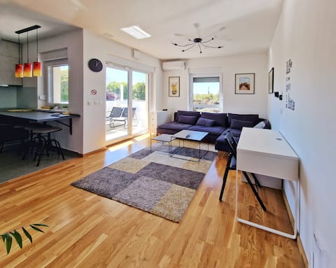 Blue Sky apartment with free parking