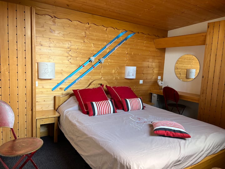 Ორადგილიანი ნომერი ზემოთ