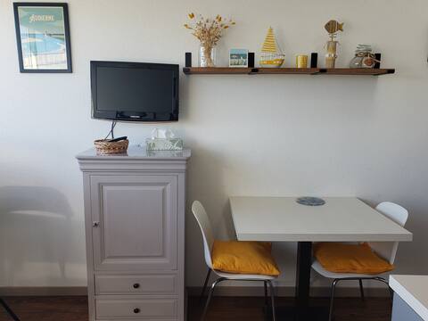 Popular Airbnb listing: Duplex apartment with sea view in Audierne