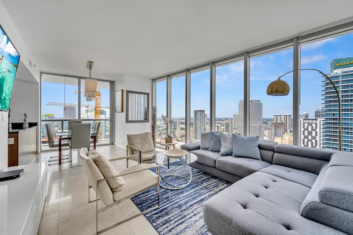 44th Floor Spectacular Unit At Icon Brickell - Miami