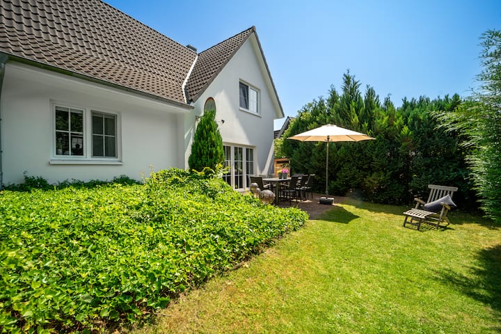Vacation home 'Timmendorf' 100 m to the beach in Scharbeutz