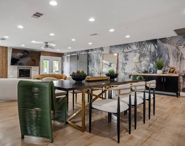 ❤️Luxury Villa 4BRx4BA w/pool 10 mins from strip❤️ gallery image 4