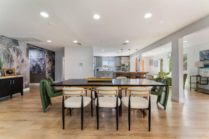 ❤️Luxury Villa 4BRx4BA w/pool 10 mins from strip❤️ gallery image 5