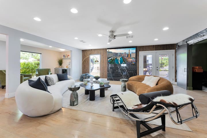 ❤️Luxury Villa 4BRx4BA w/pool 10 mins from strip❤️