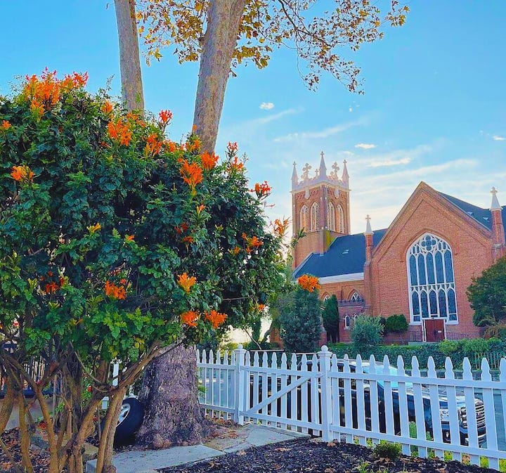 ~ Top Of St. Vincent Hill ~ Walk To Farmers Market, Sf Ferry, & Transit Hub ~ - Vallejo