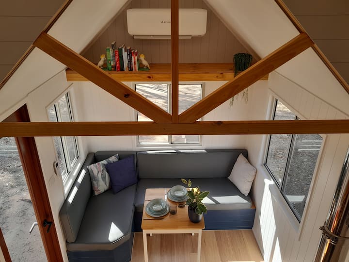 Hilltop Tiny Home With Outdoor Hot Tub & Hamper - Victoria, Australia