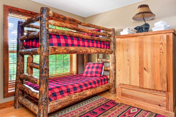 Bunk room with smart TV,  DVD player & kids' movie selections.