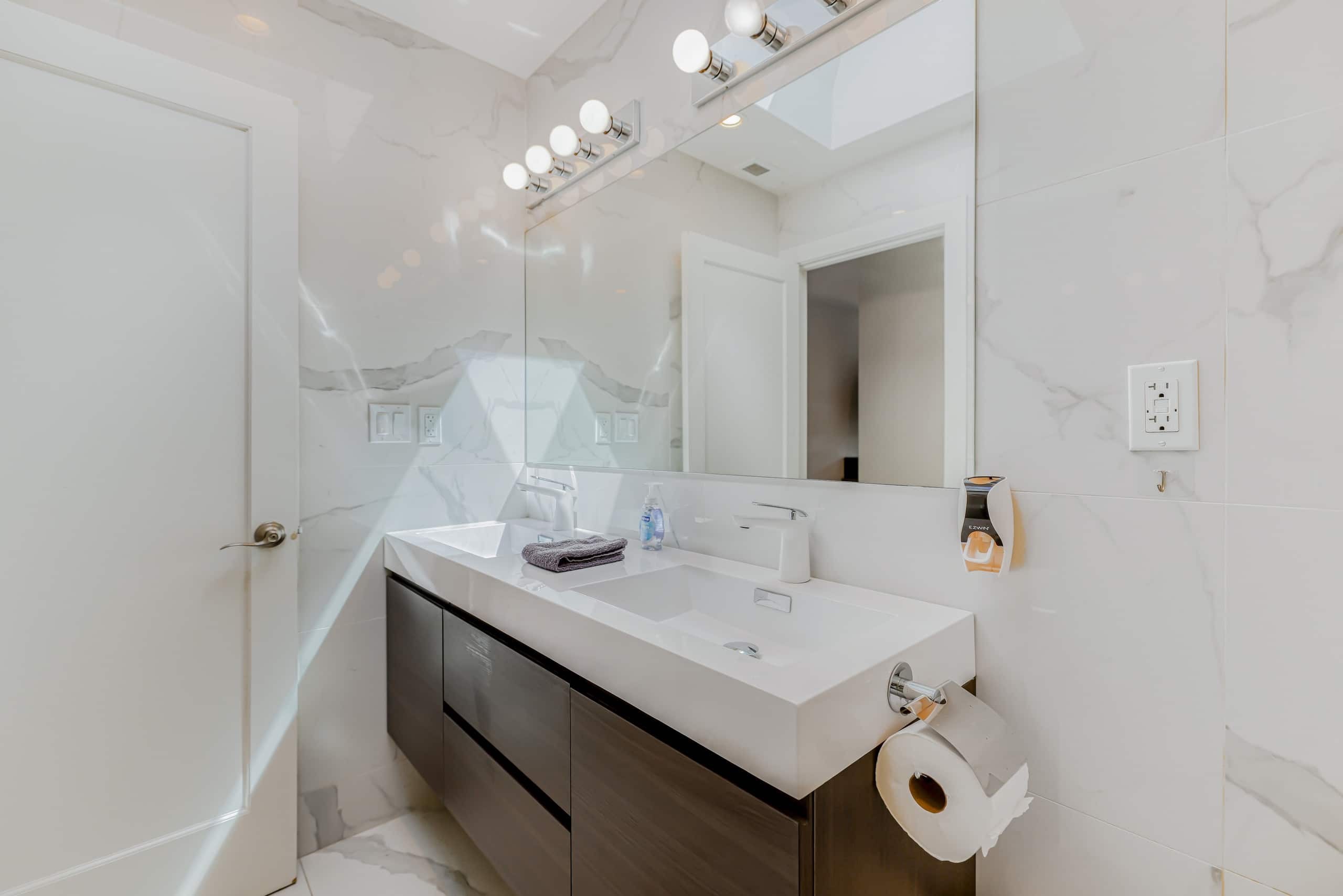 Home in San Francisco · ★4.84 · 3 bedrooms · 3 beds · 2 baths - Image 57