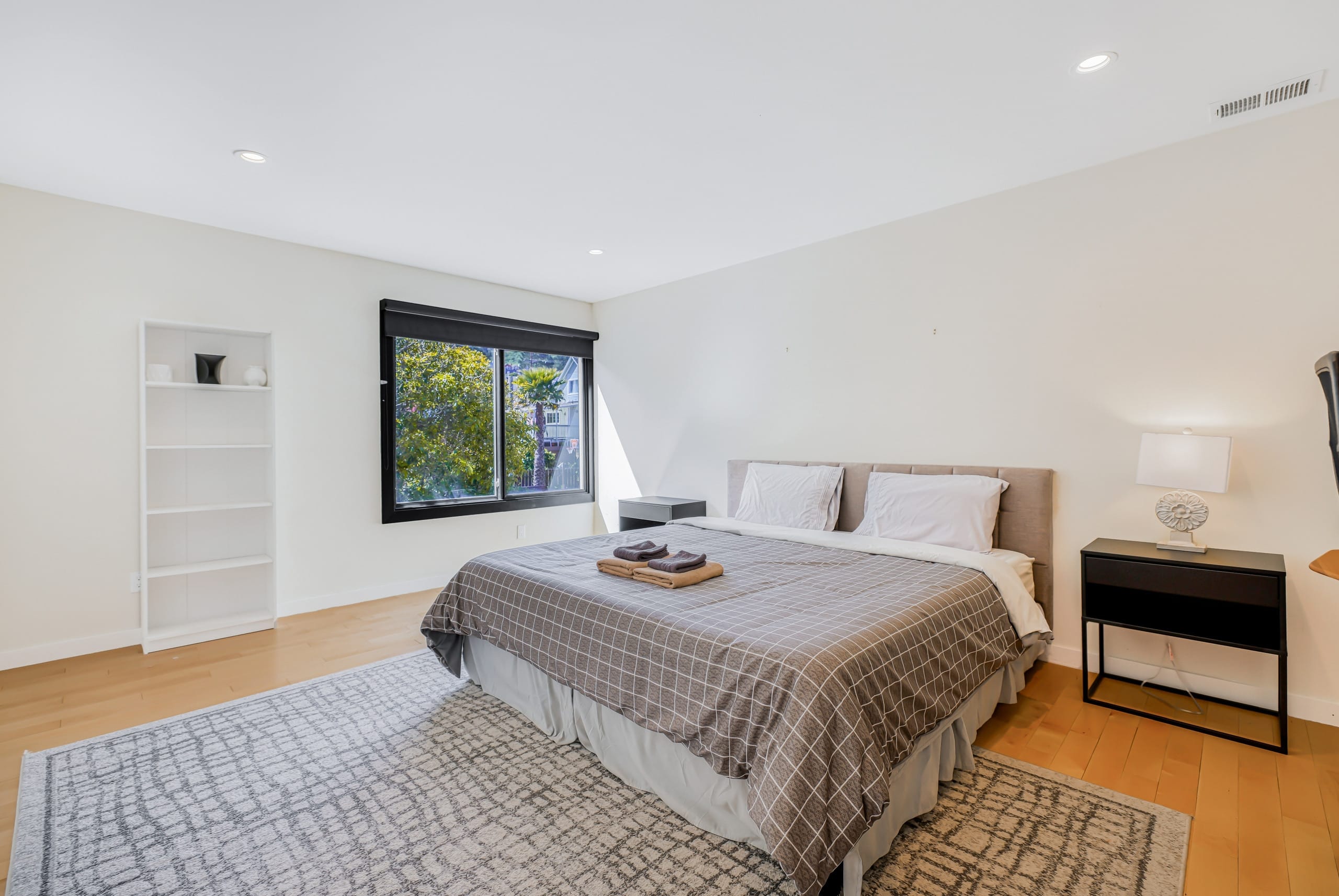 Home in San Francisco · ★4.84 · 3 bedrooms · 3 beds · 2 baths - Image 39