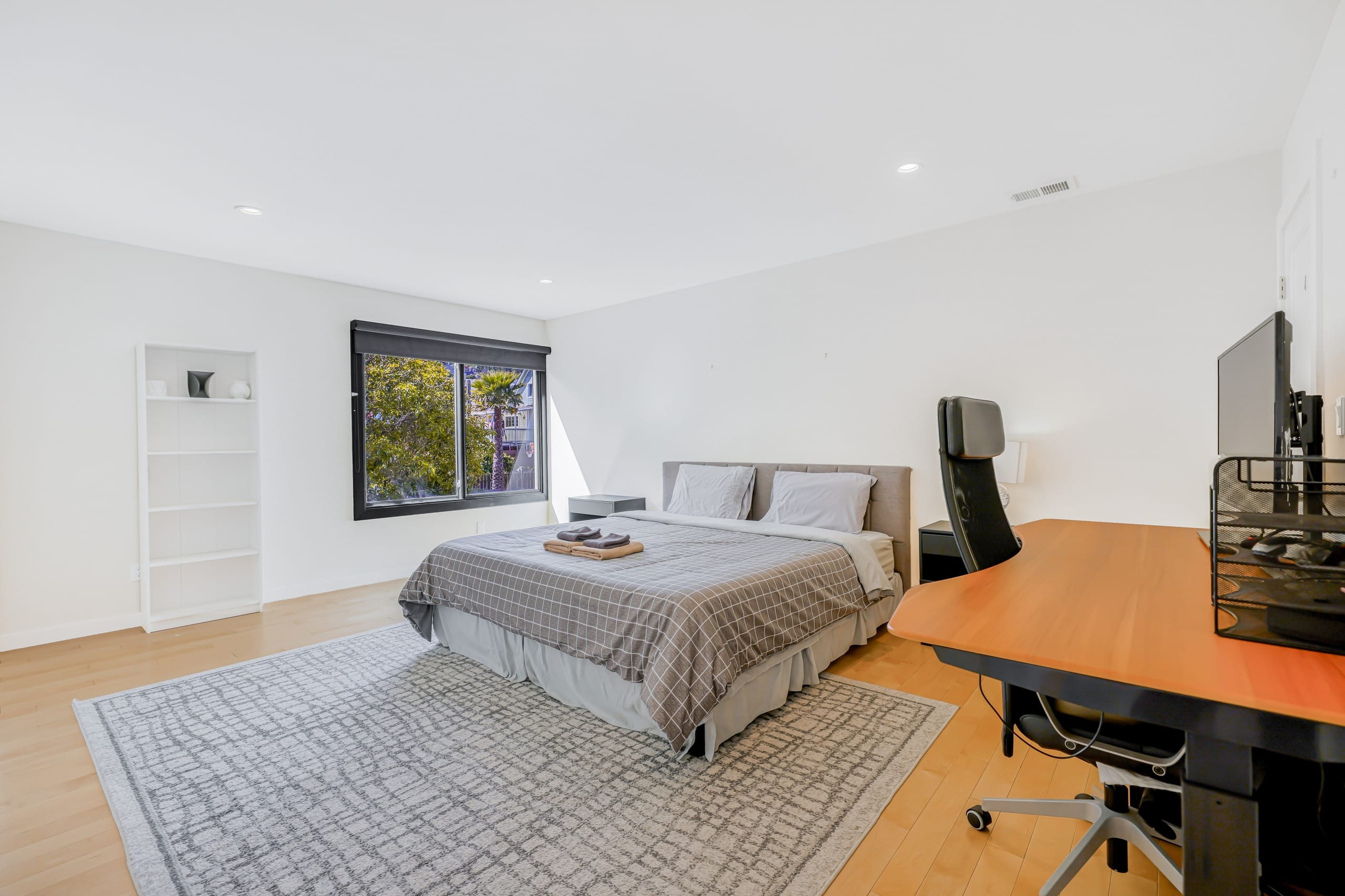Home in San Francisco · ★4.84 · 3 bedrooms · 3 beds · 2 baths - Image 35