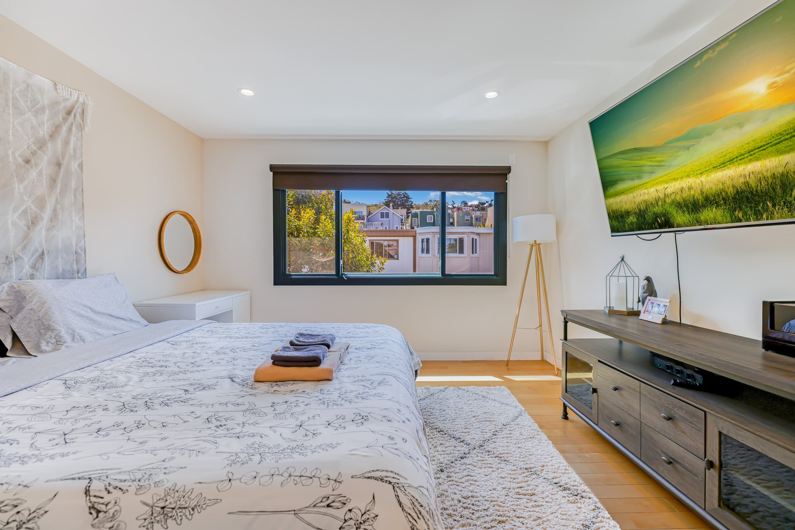 Home in San Francisco · ★4.84 · 3 bedrooms · 3 beds · 2 baths - Image 42