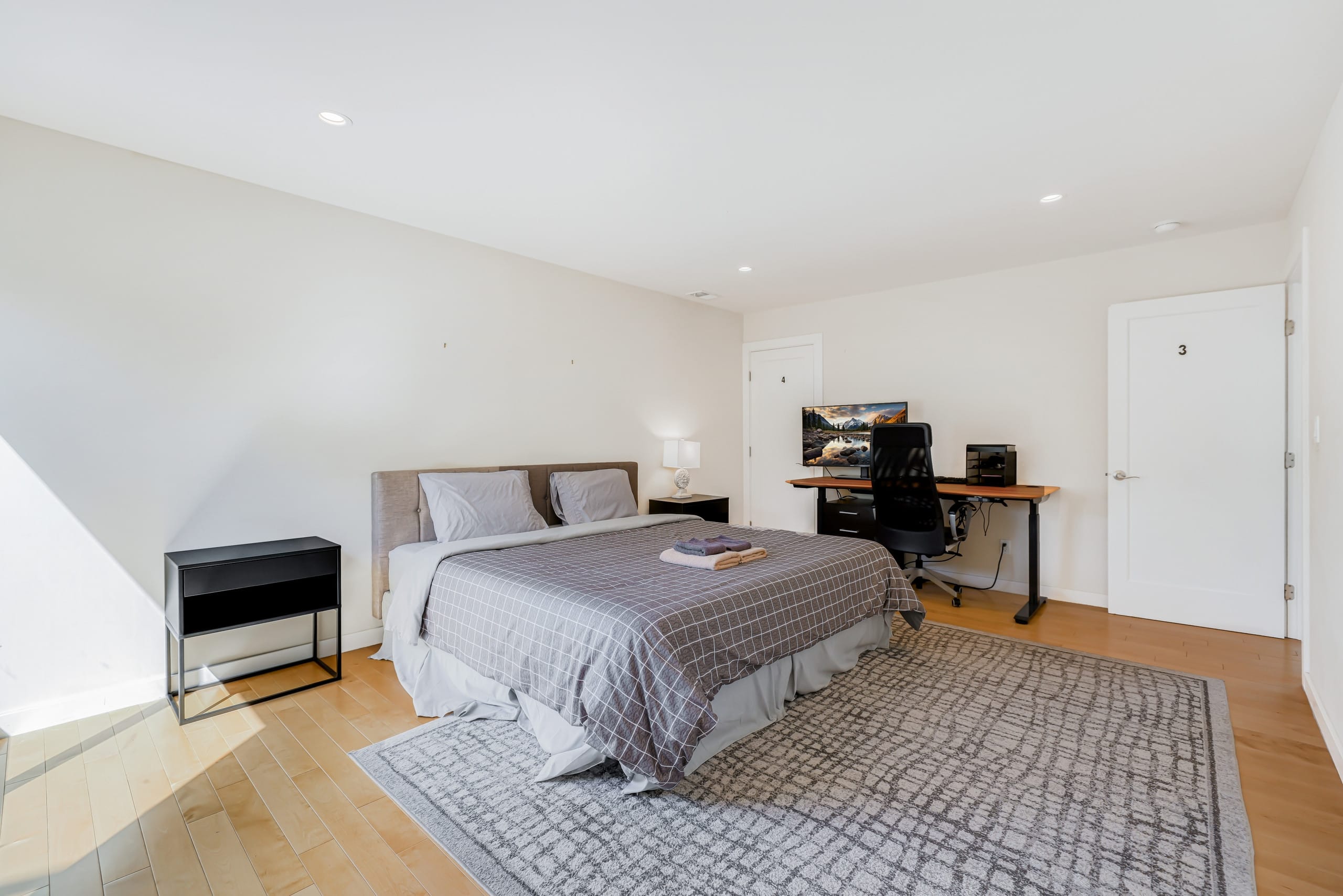Home in San Francisco · ★4.84 · 3 bedrooms · 3 beds · 2 baths - Image 33