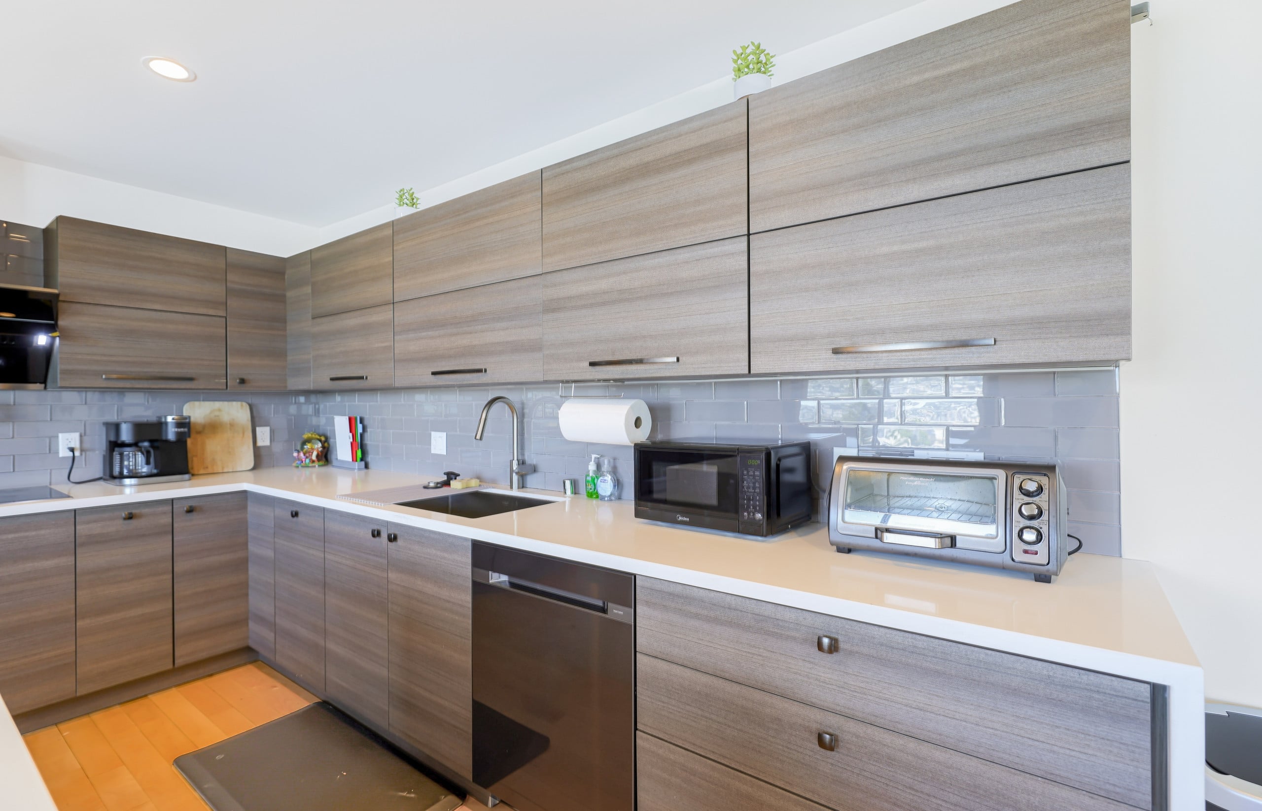 Home in San Francisco · ★4.84 · 3 bedrooms · 3 beds · 2 baths - Image 11