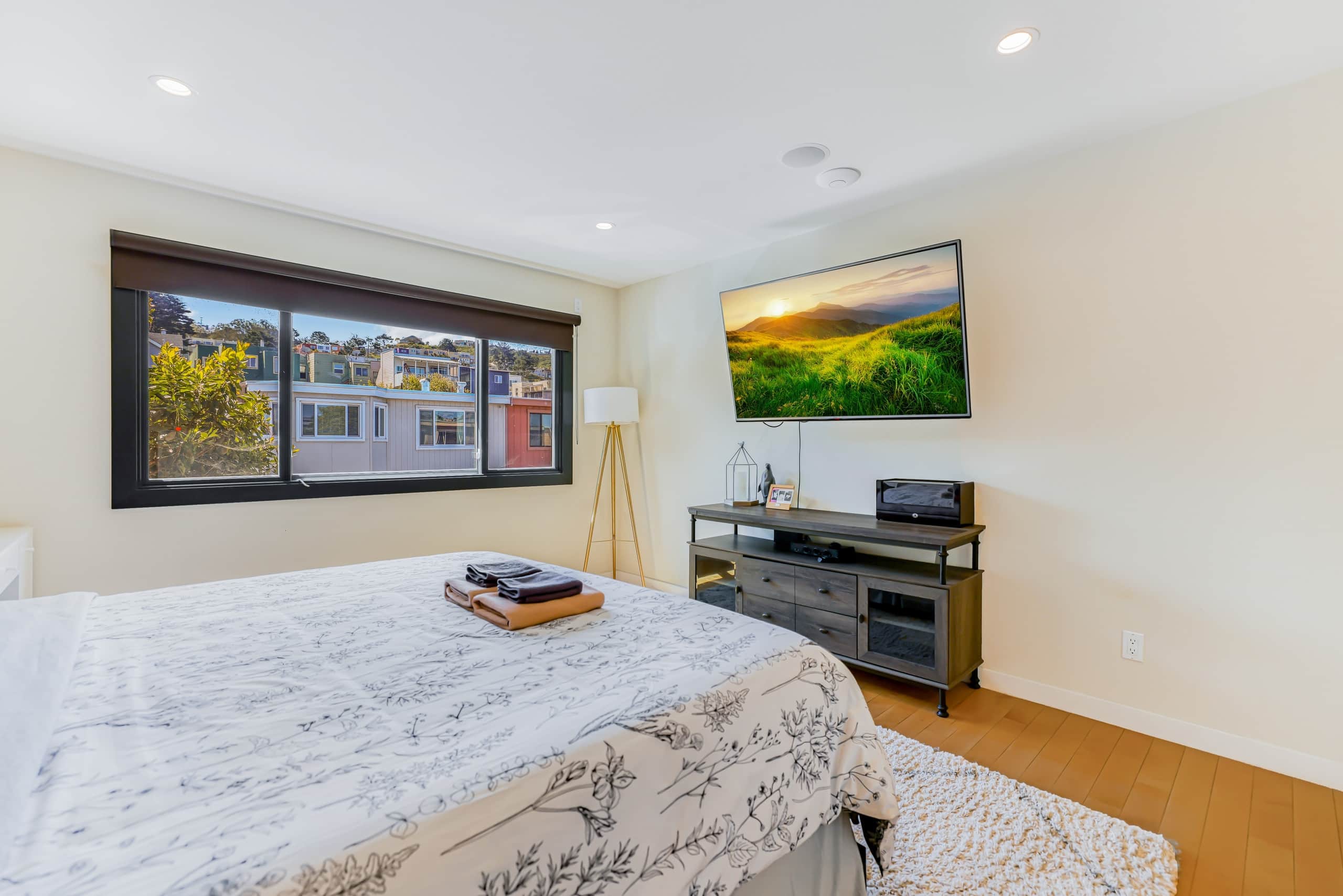 Home in San Francisco · ★4.84 · 3 bedrooms · 3 beds · 2 baths - Image 43