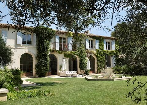 Charming Mas with Pool & Tennis near Montpellier