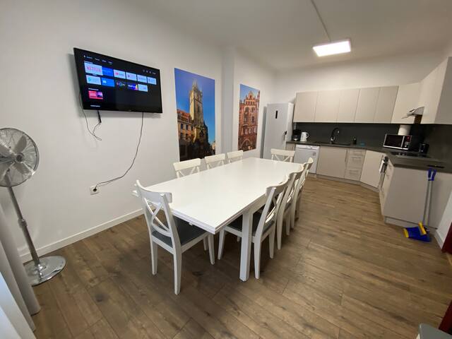 Fashion Loft 5-Bedrooms, 3-Bathrooms (Old Town) gallery image 3