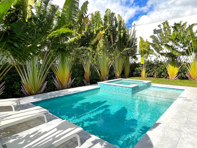 Topo Encanto-Modern Villa in Sundrenched Paradise! gallery image 3