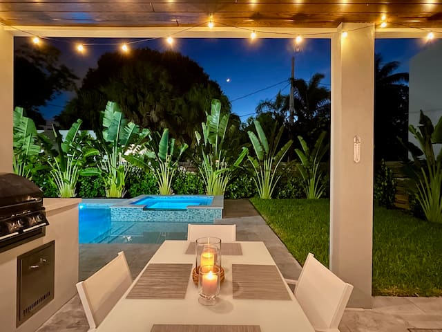 Topo Encanto-Modern Villa, Free Heated Pool & Spa!