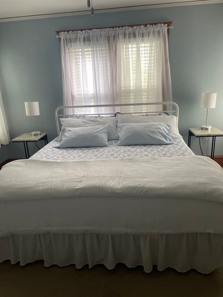 საძინებელი 1