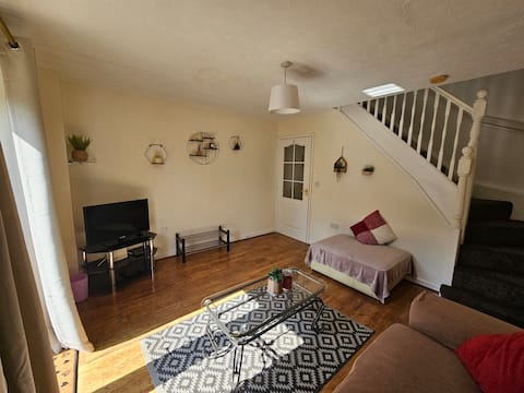 Top performing Airbnb: Franella House - fully furnished, free parking in Northfield & Kings Norton