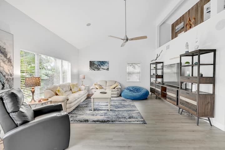 Quiet Bonita Escape | Long Stay Friendly - Bonita Springs
