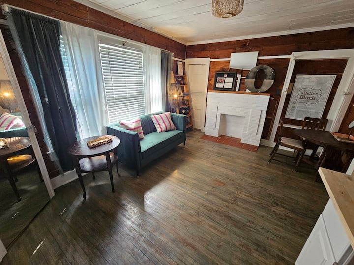 Historic Apartment In The Bishop Arts District - Dallas, TX
