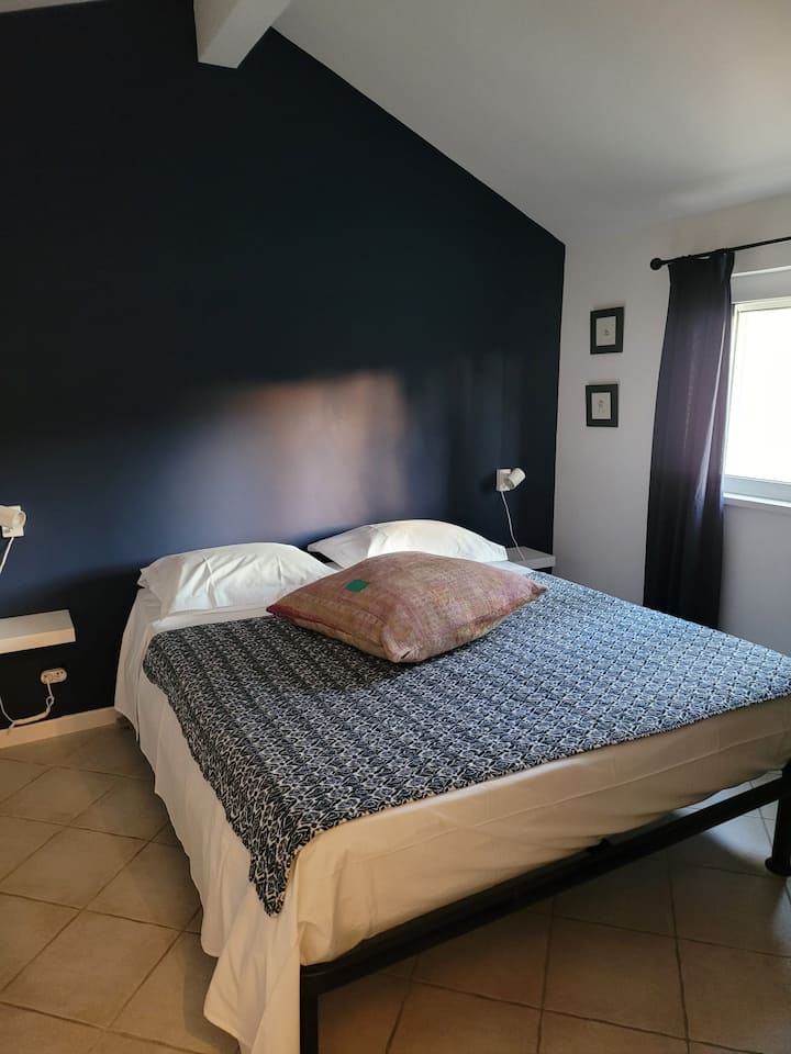 Chambre 1, lit queen size (sentimita 160x190),
Vitambaa vya kitanda vimetolewa.