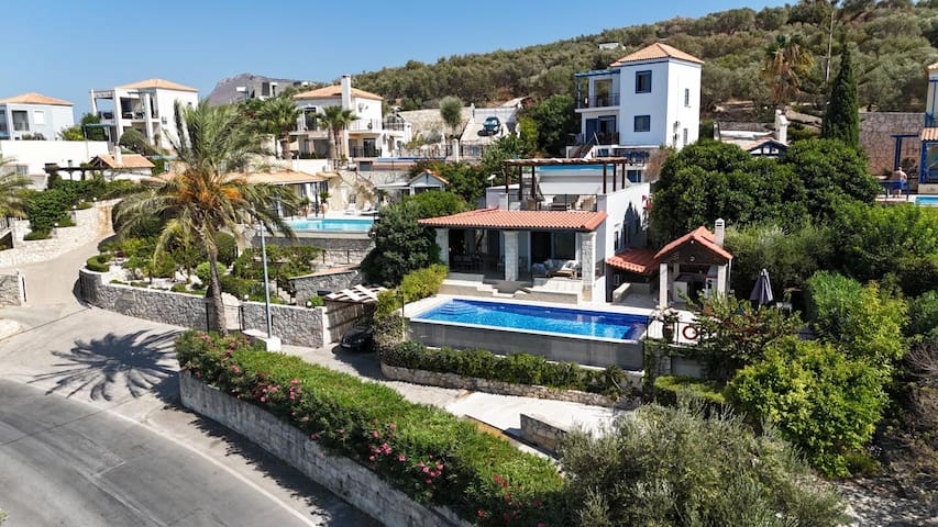 Villa Marianne ★ private pool ★ nearby beach