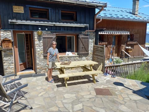 Mountain chalet in the heart of Doucy