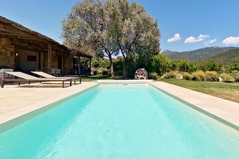 Argiale Bergerie Amandùla, with swimming pool