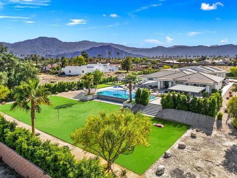 Moonlight Mecca: 9 BR, 15 Bed, 8 Bath, 45 ft Pool