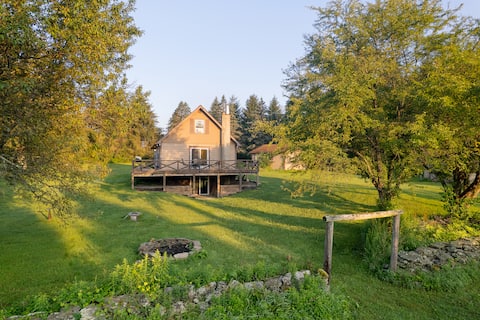 Elk Mountain Vacation Home on 21 Acres