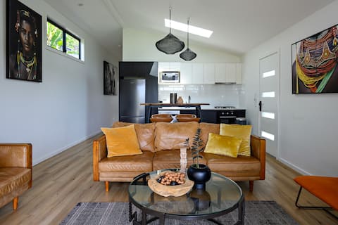 Successful Airbnb property: Spectacular views. Beautiful Accommodation! in Byron Bay