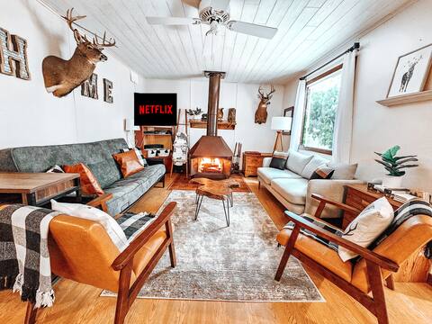 Getaway Cabin w/Hot Tub-Sauna-WiFi on ATV Trails