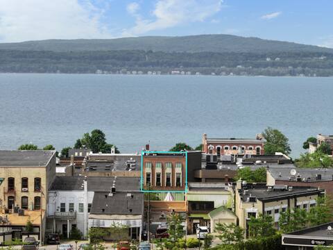 Downtown Apartment With Lake View and King Bed!