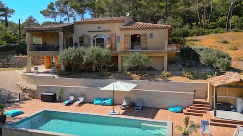 Panoramic 4-BR Villa near Aix w/Pool, AC - for 10