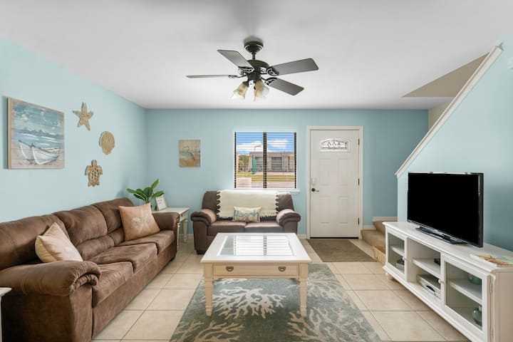 Walkable To Food & Fun Beach-front Pool Canal-side Home No Pet Fee - Panama City Beach, FL