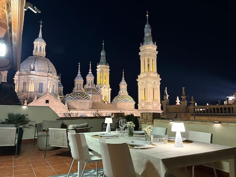 Penthouse Vibes: Iconic Temple Views