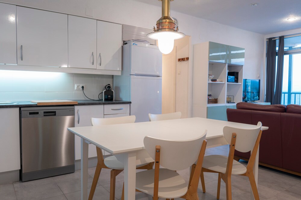 First line. Wifi. Elevator. Parking. Pet friendly 3