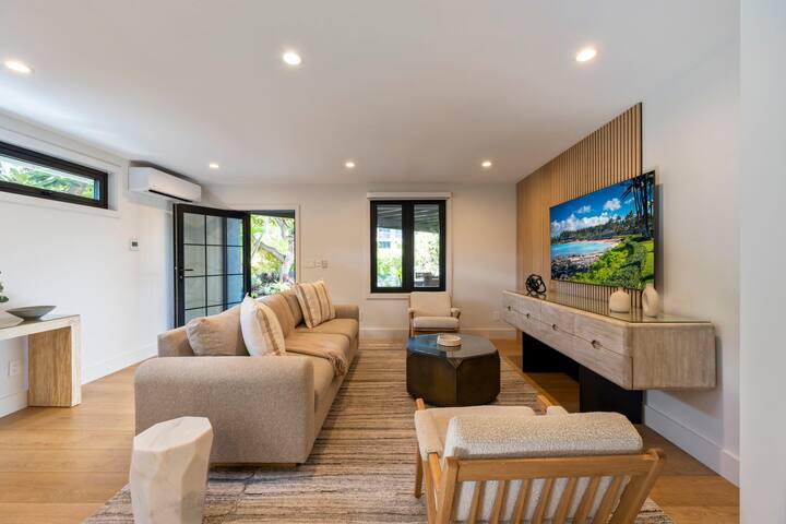 3 Newly Renovated Villas, sleeps up to 20 guests! gallery image 5