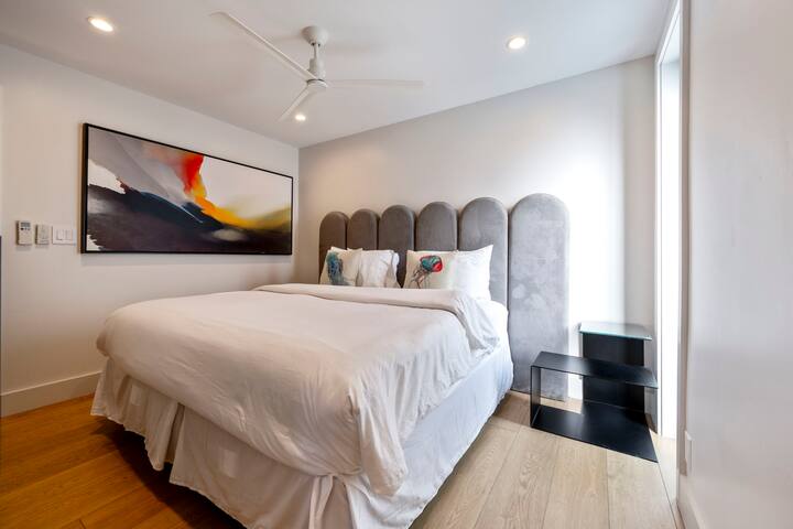 3 Newly Renovated Villas, sleeps up to 20 guests! gallery image 2