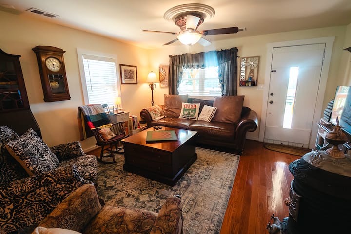 Secluded Farm Cottage | 265 Acres Of Peace &Nature - Marshall, VA