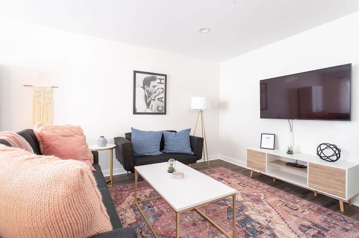 City Condo With Outdoor Pool Near Broadway - Nashville, TN