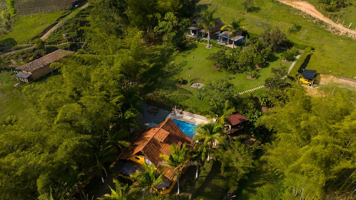 Lake, pool, 4 cabins, 28 guests