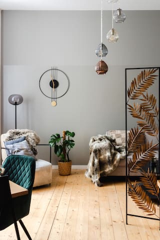 120m2 Design Apt, 4SZ, 2B, gr. Küche, 11min Alex