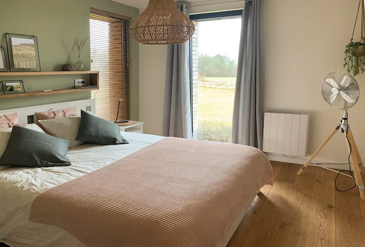 Მთავარი საძინებელი „მწვანე“ სააბაზანოთი