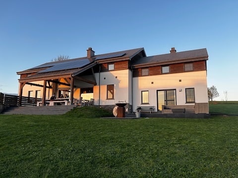 Vacation villa 32p with sauna and hot tub in the Ardennes