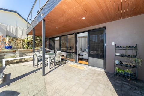 Guest Suite in Duffy with Pool View